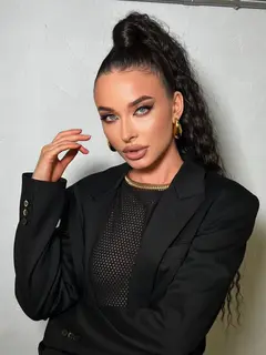 Аскания эскорт в городе Дубай