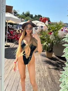 Charlotte escort in Dubai