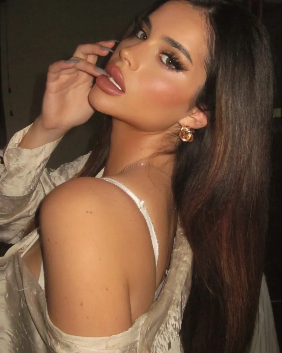 Эрмия эскорт в городе Дубай