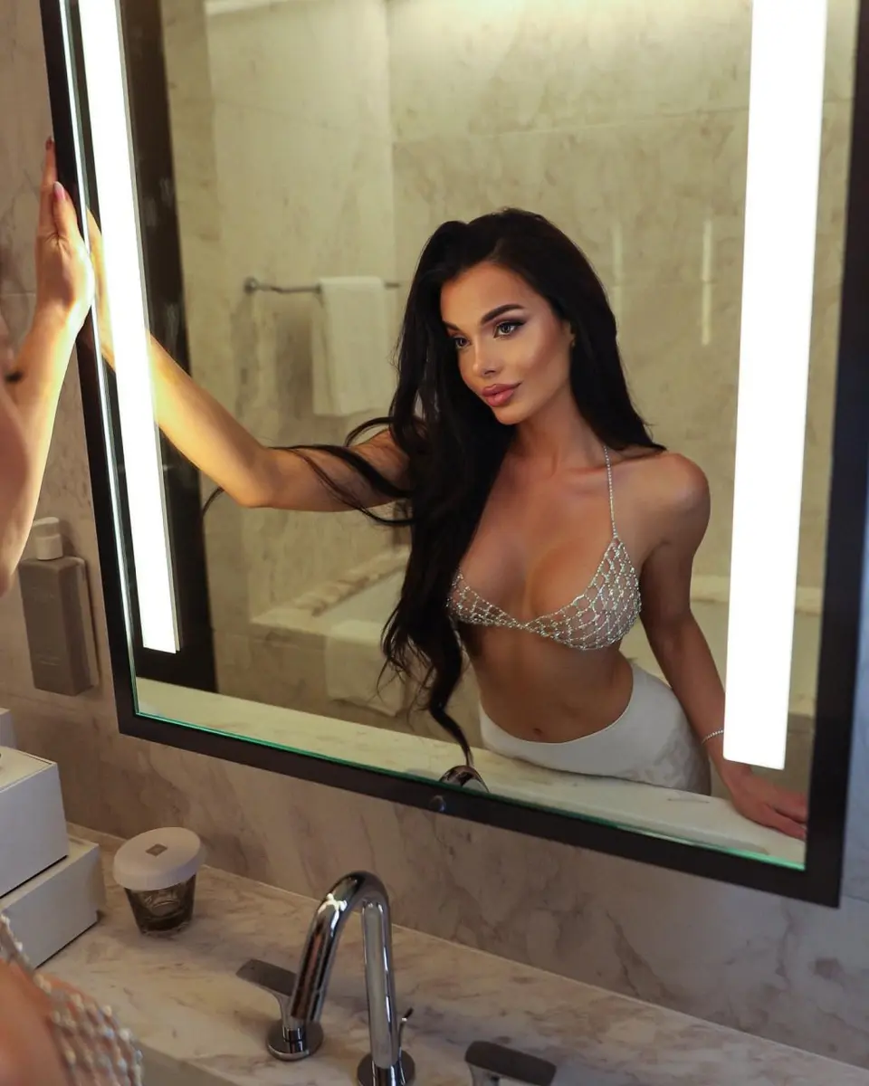 Эстер эскорт в городе Дубай