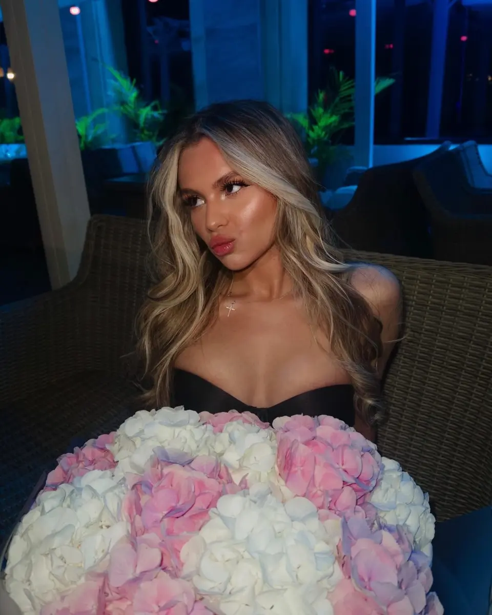 Fendi эскорт в городе Дубай