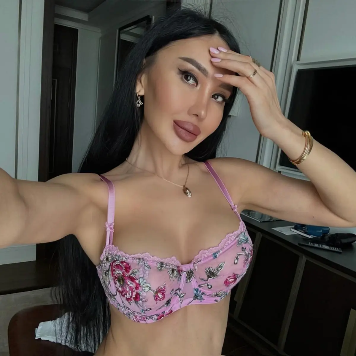 Зоя эскорт в городе Дубай